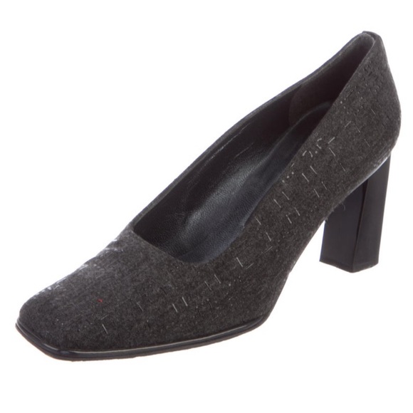 Stuart Weitzman Textured Pumps - Picture 2 of 6